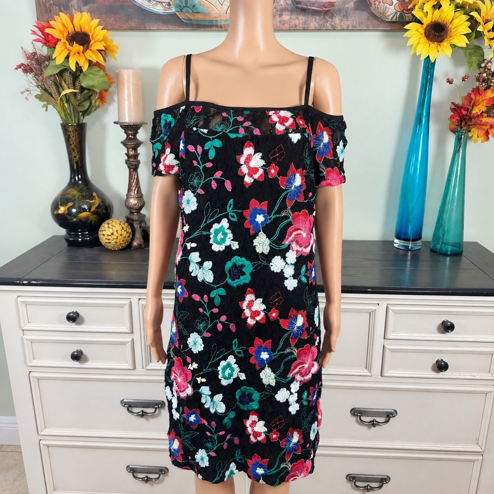 Guess MIDI Dress Romantic Coquette Floral Embroidered Lace Cold Shoulder Garden